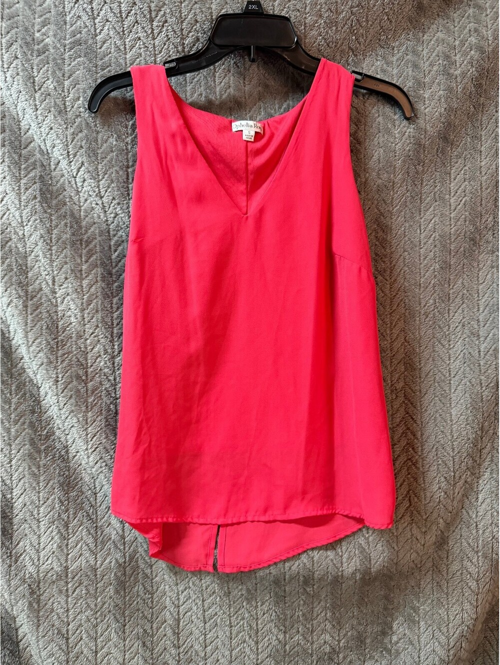 Ophelia Roe Sleeveless V-Neck Pink Top Size Small